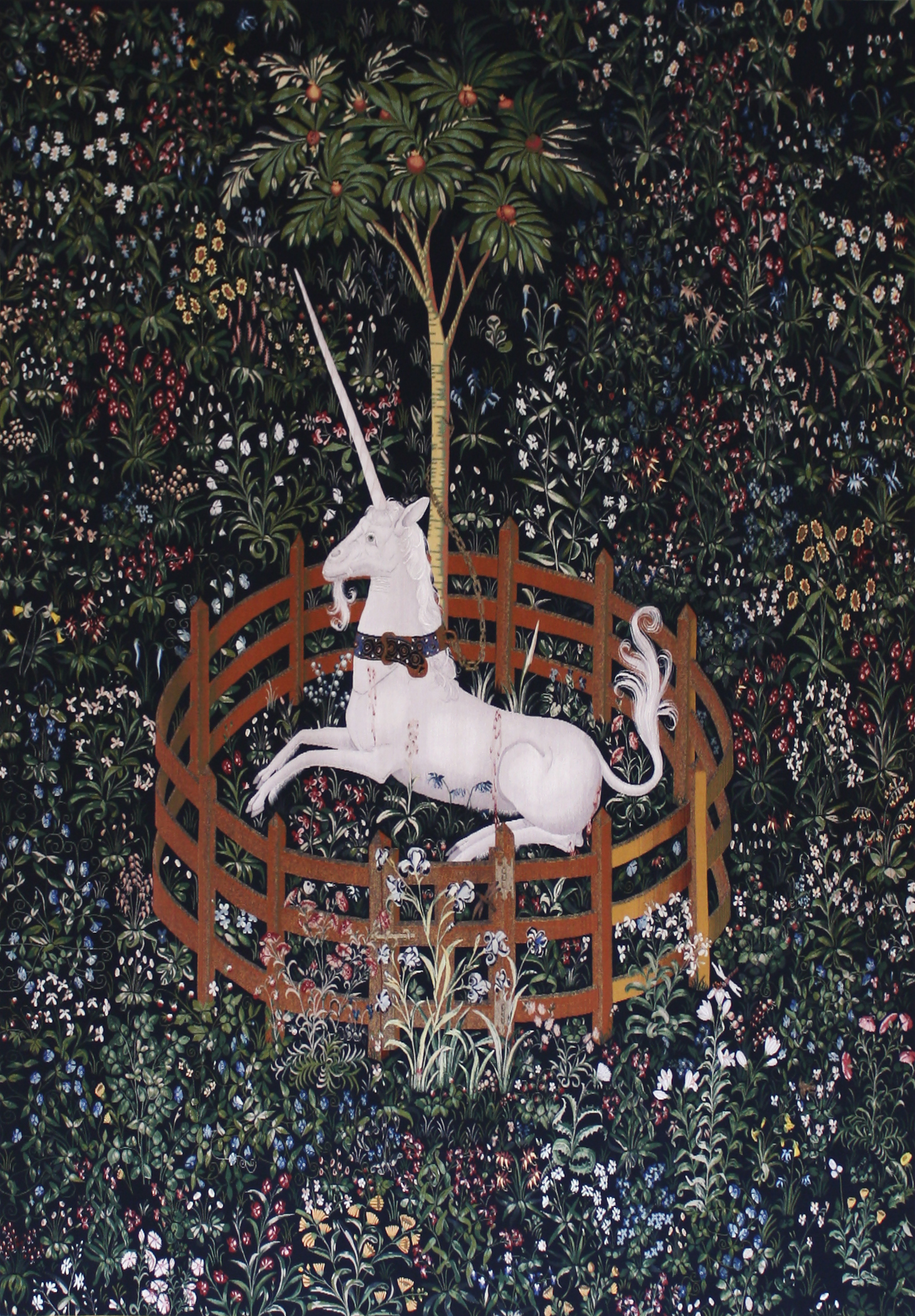 Foto de uno de los siete tapices que componen la caza del unicornio, de autoría desconocida. En este, hay un unicornio retenido por vallas en un jardín con flores.